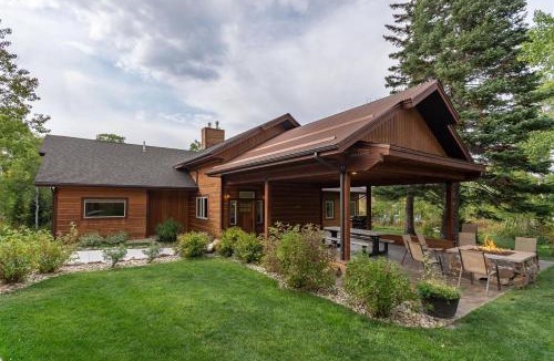 Lazy Acres House | Snow Creek Lodge