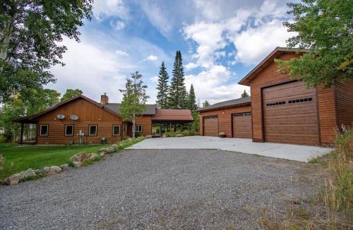 Lazy Acres House | Snow Creek Lodge