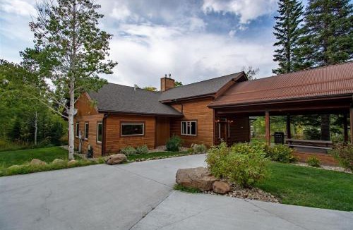 Lazy Acres House | Snow Creek Lodge