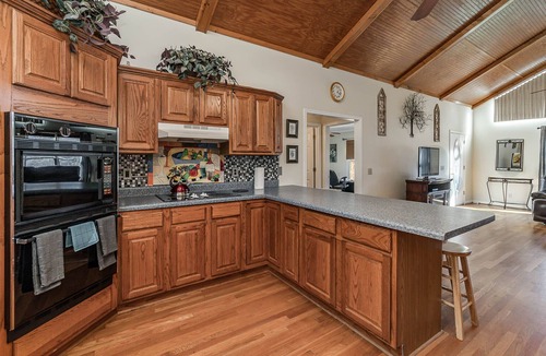 Columbia Cabin | Snow Creek Retreat 20 Minutes South of Franklin