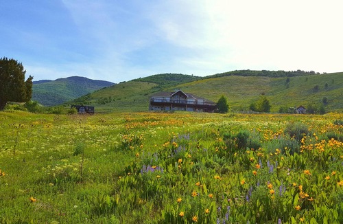 Huntsville House | Snowbasin - Utah's Hidden Skiing Treasure!