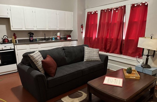 Crosstown House | Snowden duplex 1, a Quiet Getaway