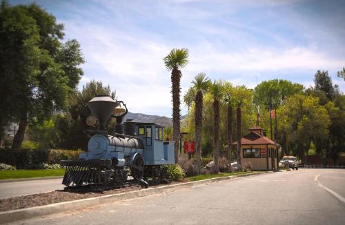 Acton Resort | Soledad Canyon Deluxe Cabin 23
