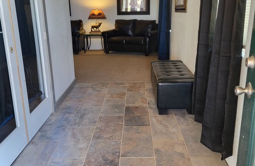 Laramie House | Soothing 1 level 4-bedroom duplex with WiFi in Laramie
