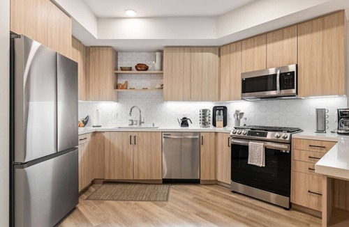 Santa Ana Heights Apartment | South Coast Serenity-Modern Amenities + Parking