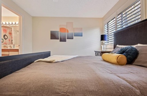 Southeast Boise House | South East Boise - Updated Groovy Charmer - 3 bed