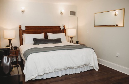 Downtown Hotel | Southern Pines The Jefferson Inn Standard King Room