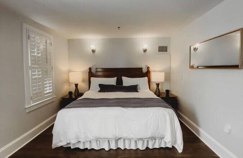 Downtown Hotel | Southern Pines The Jefferson Inn Standard King Room