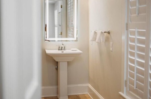 Downtown Hotel | Southern Pines The Jefferson Inn Standard 2-Queen Room
