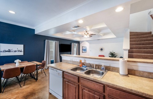 Medical Center District House | SP1 20% OFF New 3BR Home for Families or Large Groups 5-mins from Methodist