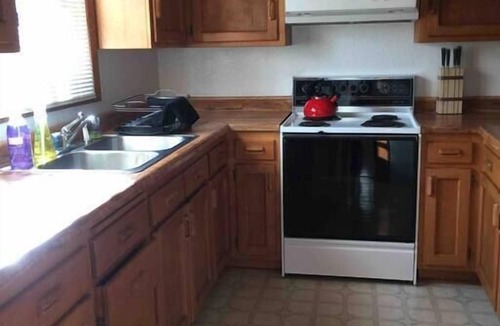 Old Bend Apartment | Spacious 1 Bedroom across from Drake Park