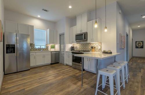 Washington Ave./ Memorial Park House | Spacious 15BR/15BA Homes Sleeps 40 Houston