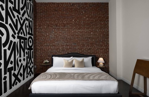 Historic Core Hotel | Spacious 1700 sqft New York-Style Suite
