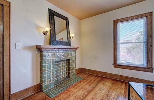 Asian District Apartment | Spacious 1BR Apt Sleeps4 by OCU - Office Fast Wifi