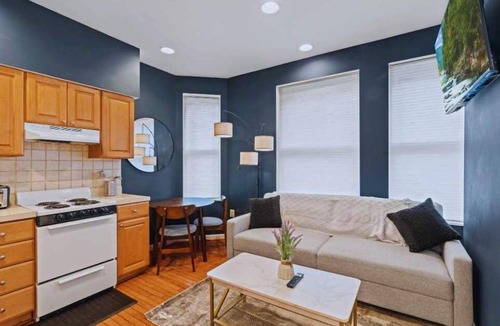 Rittenhouse Row Apartment | Spacious 2BR Gem | Prime Rittenhouse Area
