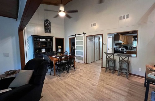 Wilburn House | Spacious 3 Bedroom House with Guest House, Large Outdoor Space & Private Dock