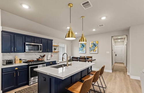 Barker House | Spacious 3-bedroom family-friendly home with a secret hidden attic!