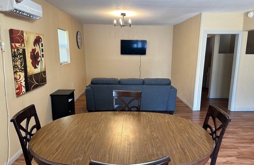 Lakeview  Jefferson County House | Spacious 3-Bedroom Home. Cajun Capital of Texas. Great for Fishing & Turnarounds