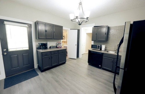 Terre Haute House | Spacious 3 BR Firepit + Grill Fun 6 Min to ISU