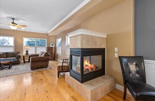 East End House | Spacious 3 Story Home in the Boise Foothills