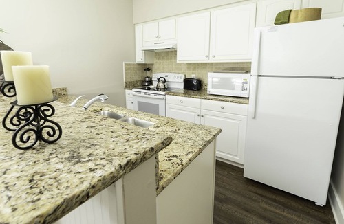 Lackey Cottage | Spacious 3BR Cottage - Sleeps 10 - Resort Activities - Close to Theme Parks