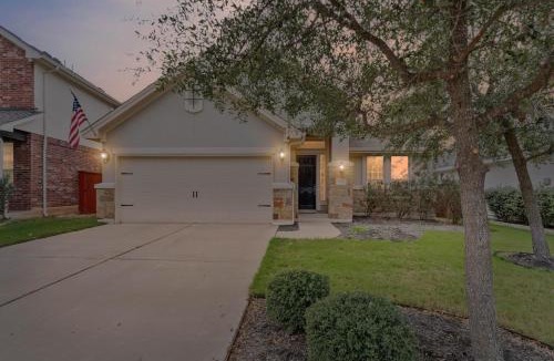 Leander Apartment | Spacious 3BR Getaway w Dedicated Office Sleeps 5