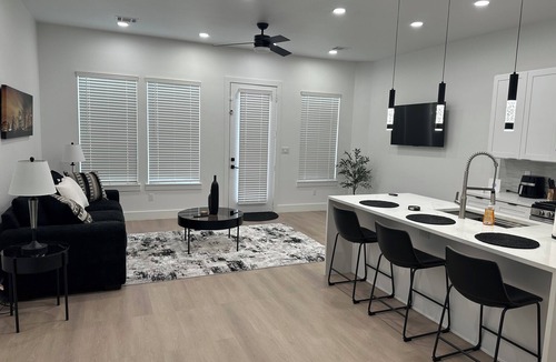 Foster Place House | Spacious 3BR Near Med Center, NRG & UH – 15 Min to Downtown