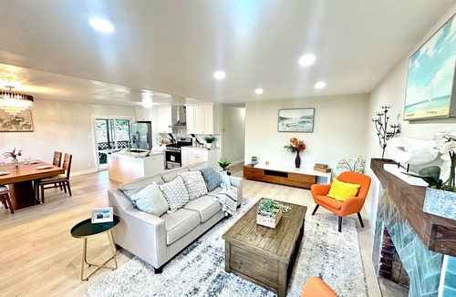 Rex Manor House | Spacious 4-bedroom house in cool Mountain View with WiFi