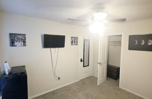 New Braunfels House | Spacious 4-bedroom house with WiFi Gruene New Braunfels Pets/Children Allowed