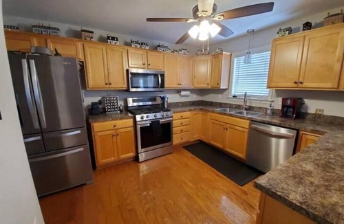 Forest House | Spacious 4 Bedroom 2.5 Bath Home, great location!