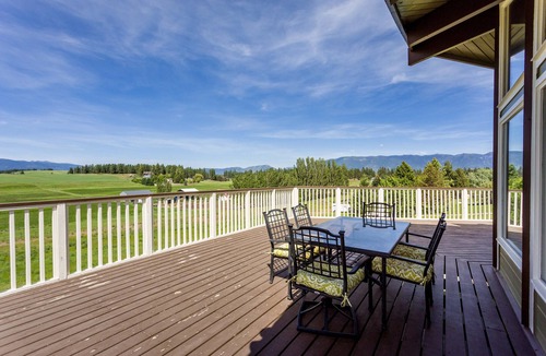 Kalispell House | Spacious 4 bedroom 2 Bath on 3 acres - Spectacular Views & Hot Tub!