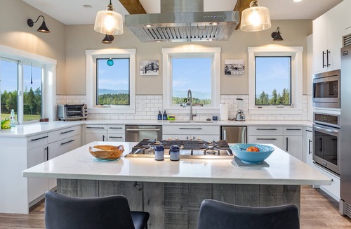 Kalispell Other | Spacious 4 Bedroom home with Panoramic Sunsets