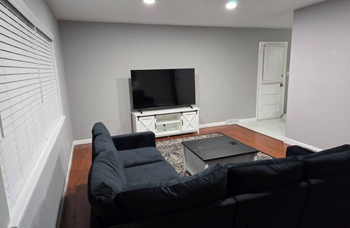 Old North Columbus House | Spacious 4 bedroom house located 1.5 miles from Ohio State Football Stadium.