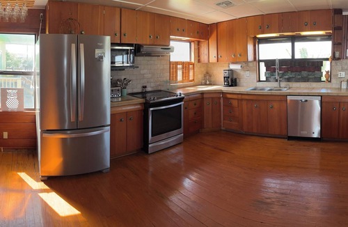 Palacios House | Spacious 4-bedroom house on the water in Palacios with 300 ft fishing pier