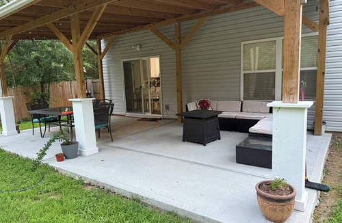 Harwood Lane House | Spacious 4BR Family Retreat Near Whitewater & Airport, pets allow