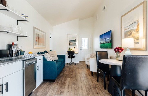 Sweetbriar House | Spacious 4BR SoCo Retreat by Barton springs, Zilker❤️ Near Downtown