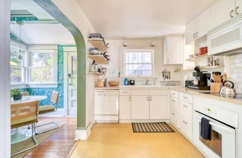Overlook House | Spacious 4BR - Walkable - Funky PDX Vibes