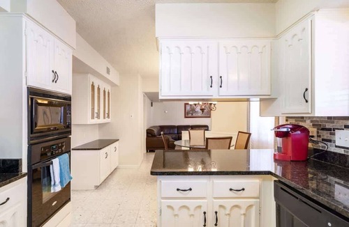 Medical Center District House | Spacious 4BR with Private Pool, Near Six Flags