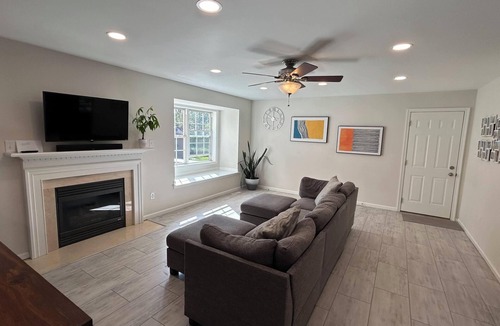 State College House | Spacious 5-bedroom house in delightful State College 3 miles to Beaver Stadium