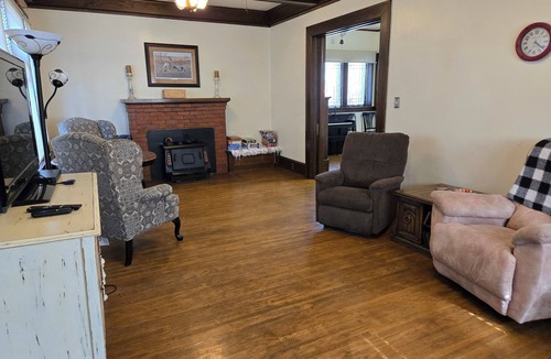 Miles City House | Spacious 5-bedroom house in marvelous Miles City with WiFi, AC