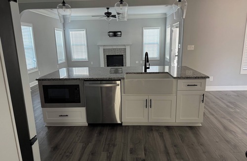Rockfish House | Spacious 5-bedroom house in brilliant Raeford with WiFi, AC