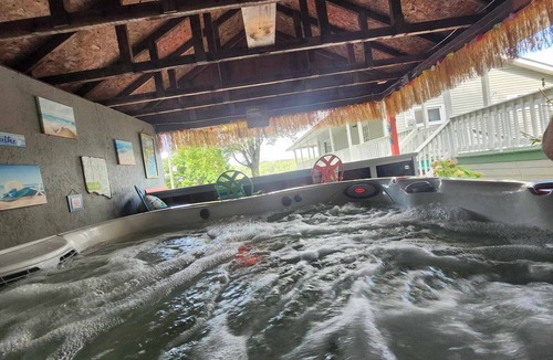 Lisbon House | Spacious 5-bedroom lake house in charming Hanoverton with hot tub, WiFi, AC