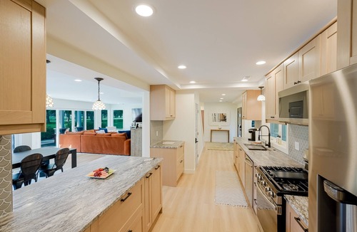 Merrillville House | Spacious 5-Bedroom Golf Course Home Perfect for Getaways & Special Occasions