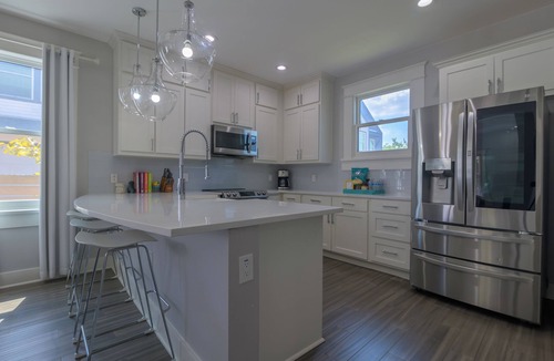 Southtown House | Spacious 5-bedroom estate in the Downtown of beautiful San Antonio w/HotTubs