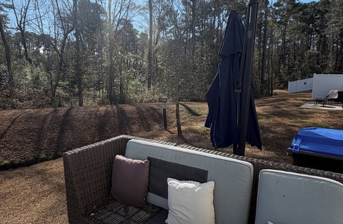 Lincolnville House | Spacious 5-bedroom Townhome in Summerville. Keep Your Group Together, Safe!