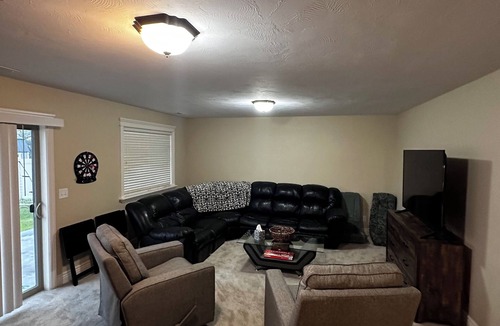 Idaho Falls House | Spacious 5 bedrooms for Xmas; Family Retreat in Idaho Falls; Close to Recreation