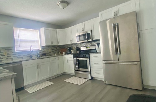 Noblesville House | Spacious 5BR-Central & Group Friendly