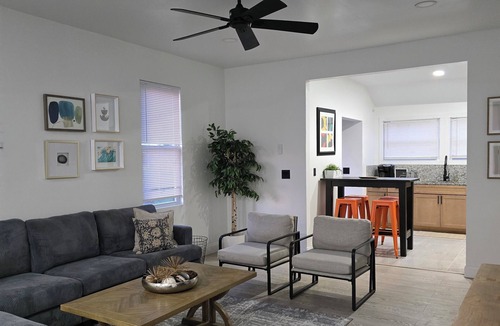 Detroit House | Spacious 5BR in vibrant area, walk to cafes, restaurants & galleries