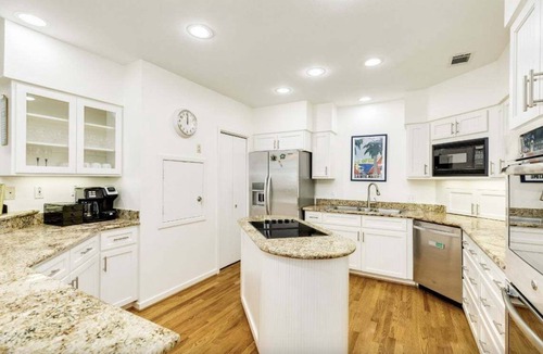 Galveston House | Spacious 5BR Private Heated Pool & Pool Table Just Walk to Beach
