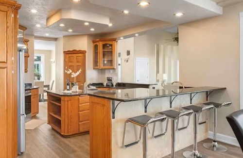 Bismarck House | Spacious 5BR River Retreat - Pool, Sauna, Golf & Stunning Views